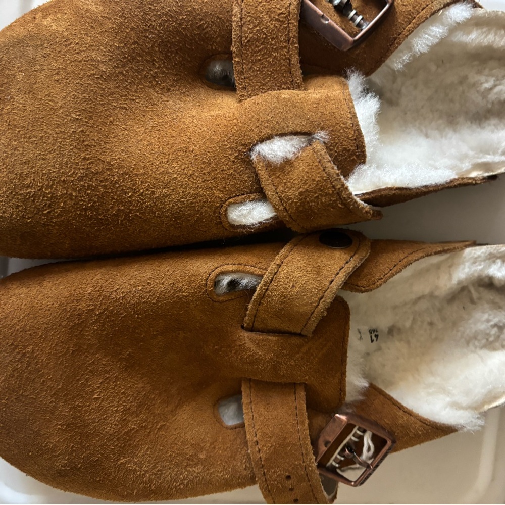 Birkenstock Womens Shearling Sz 41, Boston barely worn & selling due to sizing.